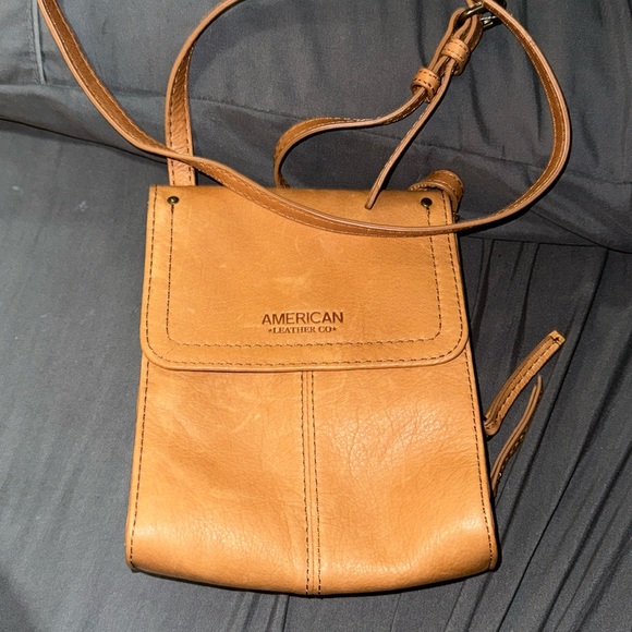 Crossbody worn a handful of times. Still in great condition. No rips. - Picture 3 of 7